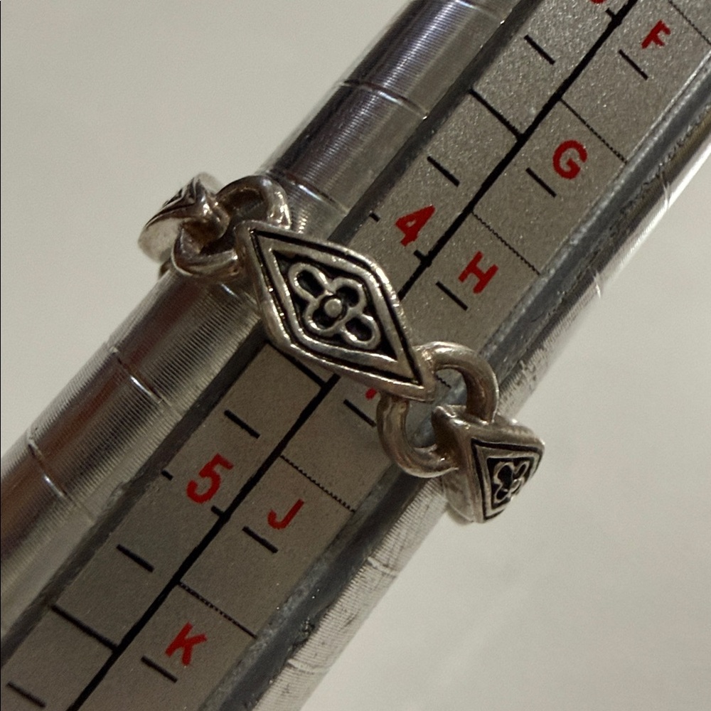 Elegant Sterling Silver 925 Floral Patterned Ring by Avon - Picture 7 of 16